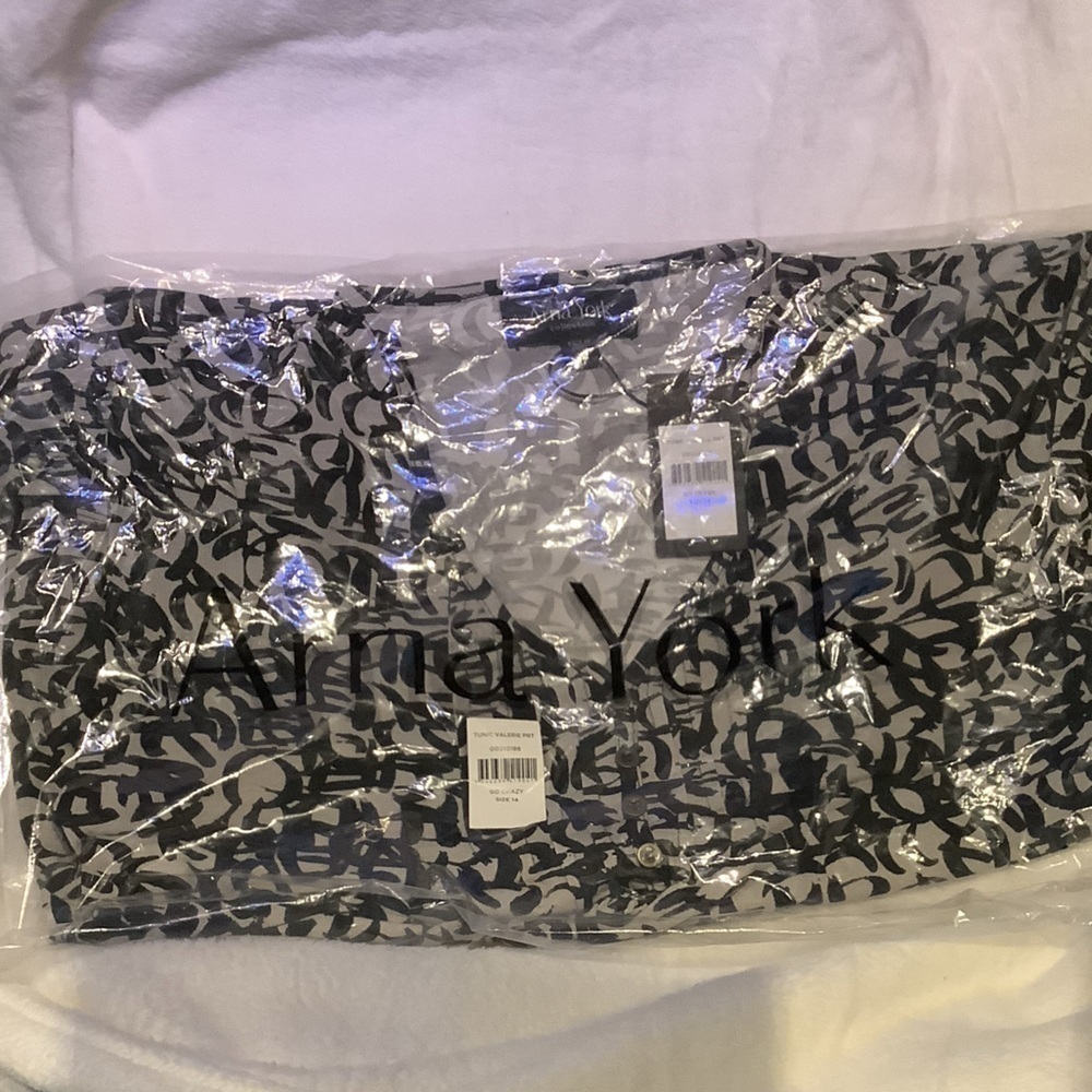 ARNA York Valerie Print Go Crazy Tunic Top  (R04.5) - Picture 8 of 9